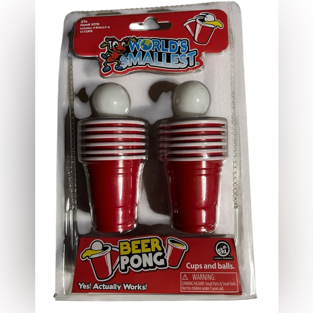 NWT Beer Pong Set: worlds smallest beer pong novelty set Red Solo Cup Pong
G